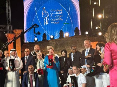 تتويج فيلم "الفدائي"للمنتجة والمخرجة مروة جبارة طيبي في تونس